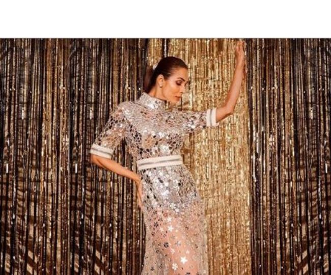 when-malaika-arora-performed-on-arjun-kapoors-song-tune-maari-entriyaan-at-wedding-in-surat-watch