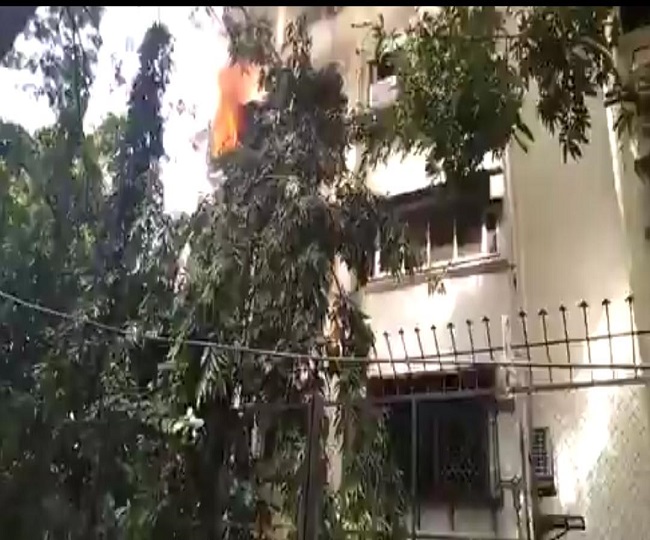 Fire Breaks Out At Comedian Kapil Sharma S Apartment In Mumbai S Oshiwara Report Let's have a look at his official contact information given below. fire breaks out at comedian kapil