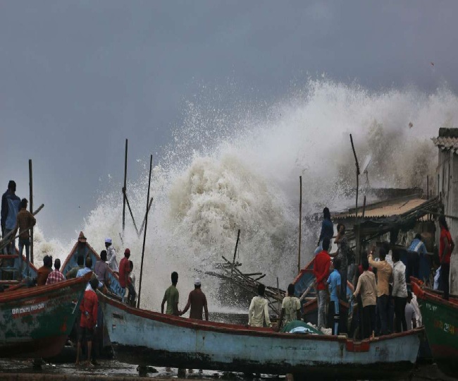 Gujarat braces for 'very severe' Cyclone Vayu; 3 lakh evacuated, trains ...