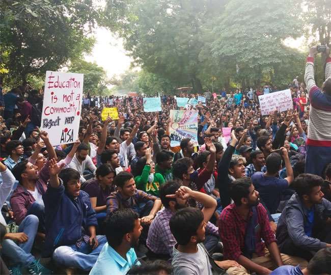 JNU Protest: Four metro stations closed, traffic hit in Lutyens as ...