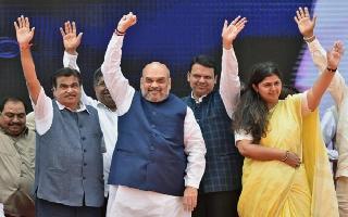 Maha Govt Formation | Fadnavis takes oath as CM, Ajit Pawar becomes his..