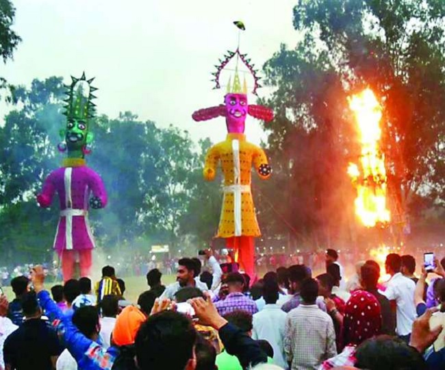Happy Dussehra 2019: Whatsapp wishes and quotes you can send to your loved ones on this day