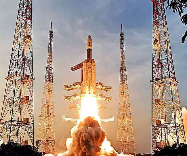 Political fraternity lauds 'exemplary efforts' by ISRO to reach Moon