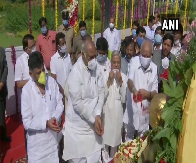 Karnataka CM BS Yediyurappa, Congress' DK Shivakumar and Mallikarjun Kharge