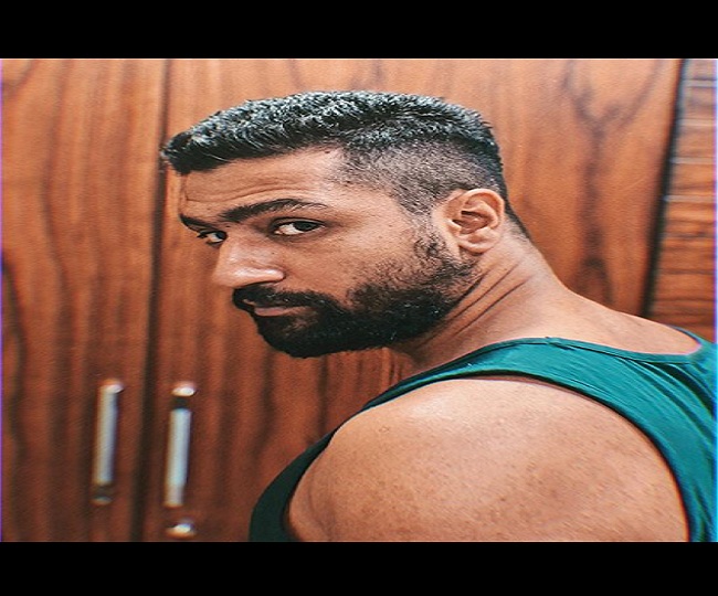 Uri actor Vicky Kaushal made 'rotis' for Indian Army; See pics - OrissaPOST
