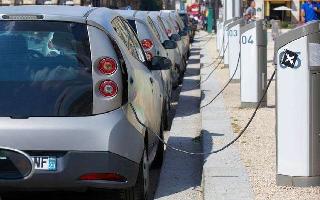 Planning to buy an e-vehicle? Get up to Rs 1.5 lakh in aid under Delhi's..