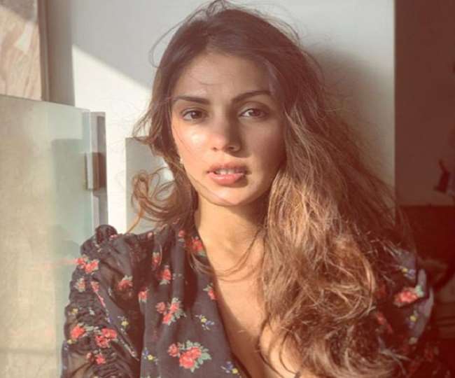 Rhea Chakraborty reveals why she did not attend Sushant's funeral	