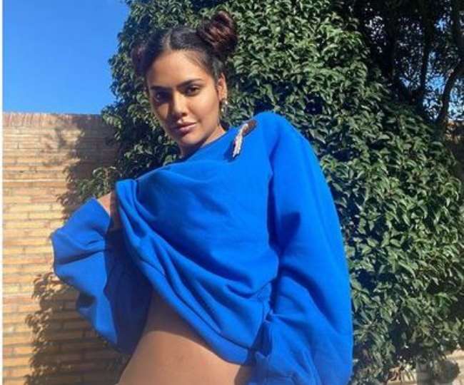 thirst-trap-alert-esha-gupta-shares-an-absolute-stunning-bathroom-selfie-see-photo-inside