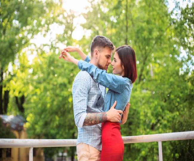 Happy Hug Day 2020: Wishes, messages, quotes and SMS to send your valentine