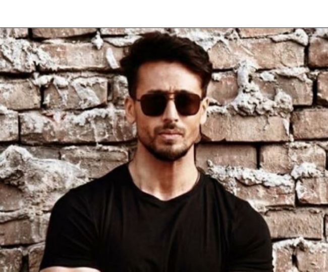ronnie-is-back-tiger-shroff-intriguing-first-poster-of-baaghi-3