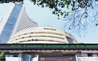 Sensex plunges over 250 points over coronavirus worries; RIL down over 2..