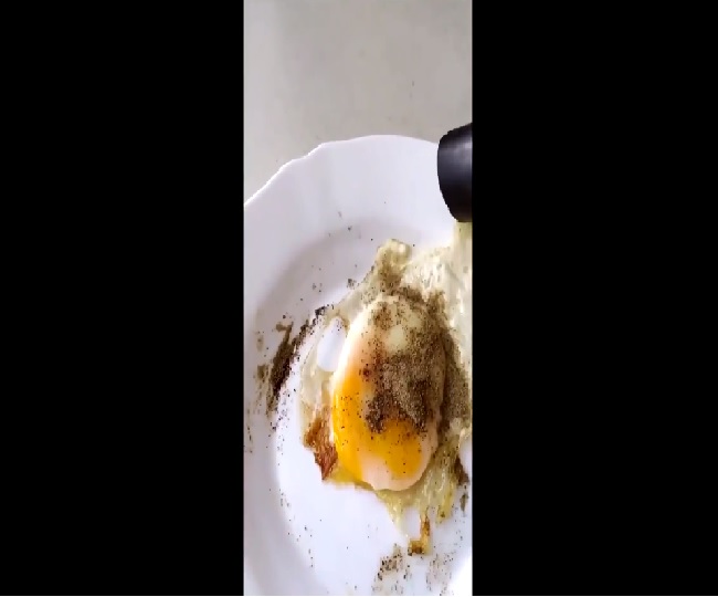 Man uses vacuum cleaner to remove excess pepper from egg, Watch what
