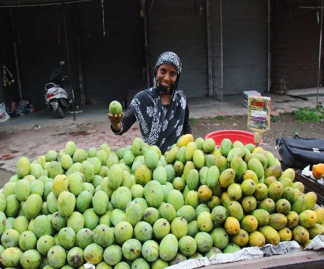 Dr Raisa Ansari, Indore fruit seller with impressive English skills ...