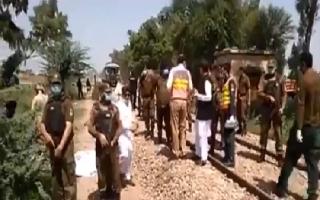 29 people, mostly Sikh pilgrims, killed as bus collides with train in..