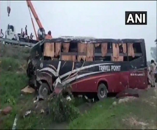 6 dead, 20 injured after bus hits stranded SUV on UP's Lucknow-Agra ...