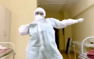 Mumbai doctor's dance on song 'Garmi' while wearing PPE kit is setting the..