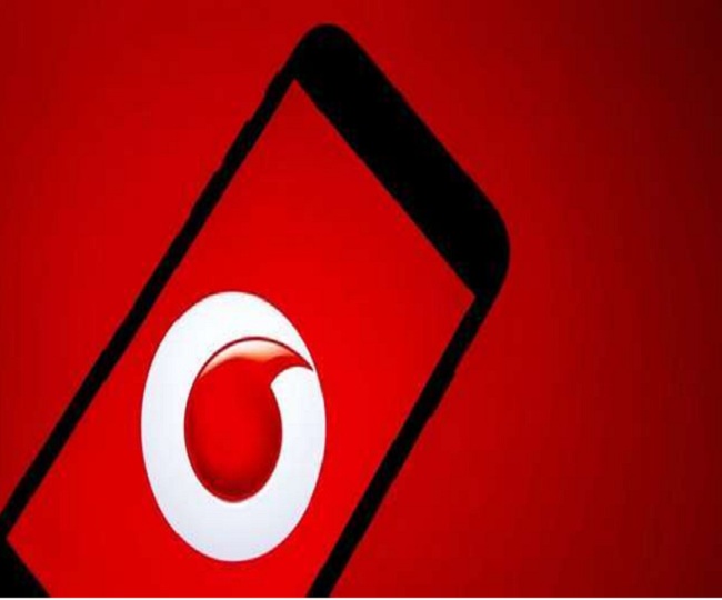 Vodafone deducts Rs 99 from prepaid balance of its users and netizens have lost it. See Reactions