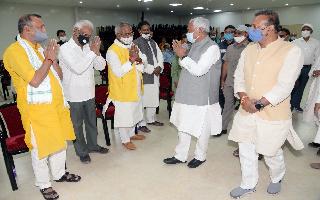 Nitish Kumar tenders resignation as Bihar chief minister to Governor Phagu..