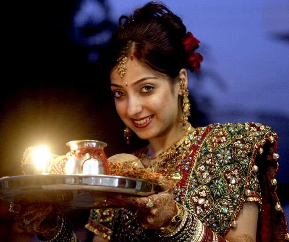 Karwa Chauth 2020 Date and Time Check day, date and time for 'Karak