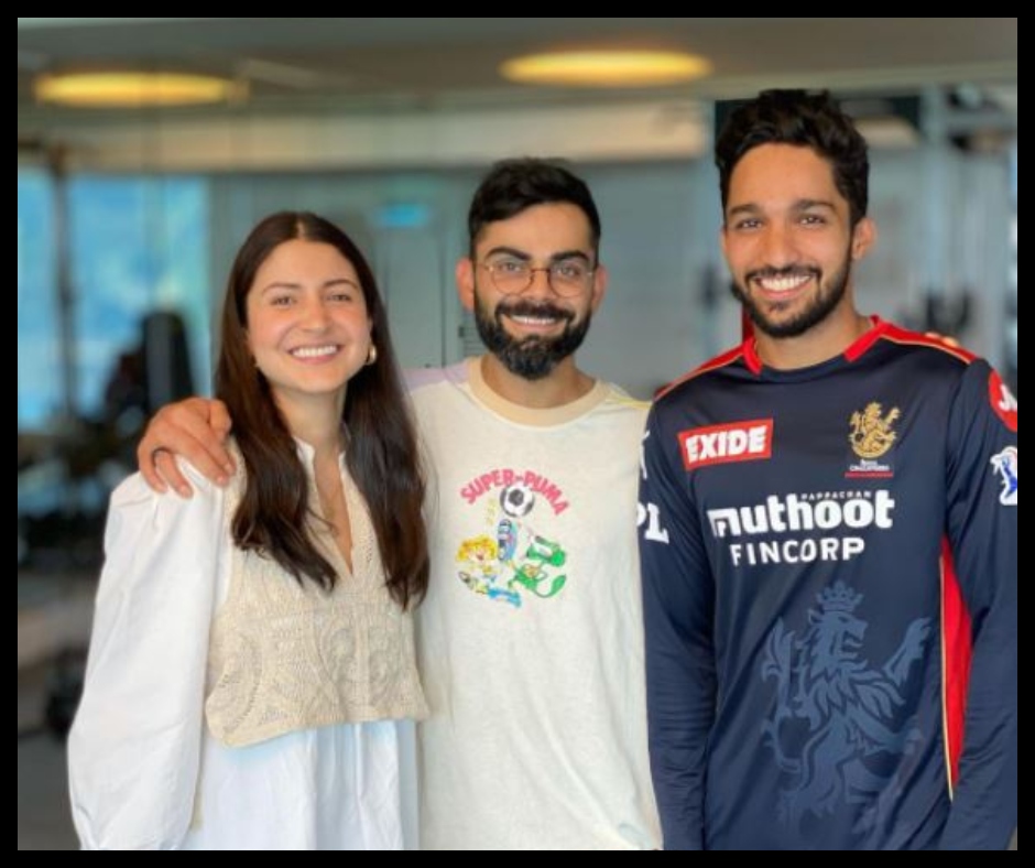 Ipl 2021 Anushka Sharma Virat Kohli Get Clicked With Fan Boy Mohammed Azharuddeen