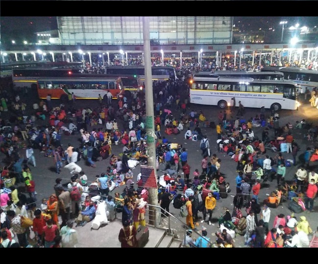 Delhi Lockdown: Thousands of migrant workers head home despite Arvind Kejriwal's 'Main Hoon Na' assurance