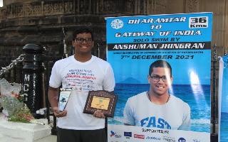 Maharashtra: Swimmer Anshuman Jhingran completes third solo crossing in..