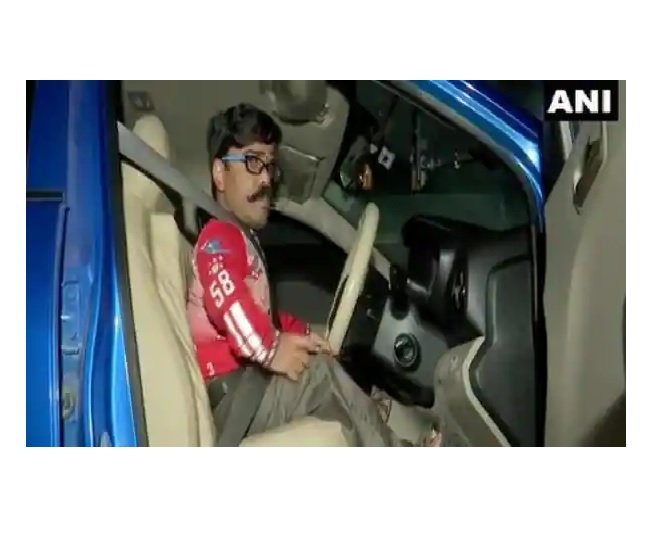 Meet Gattipally Shivpal, the Hyderabad man who became India's first dwarf to get a driving license