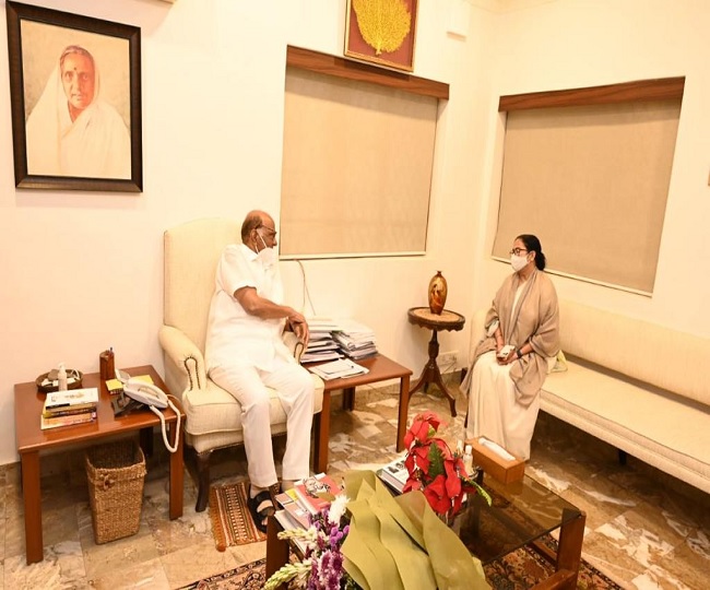 'There is no UPA alliance', says Mamata Banerjee after meeting Sharad Pawar to discuss 2024 LS Polls
