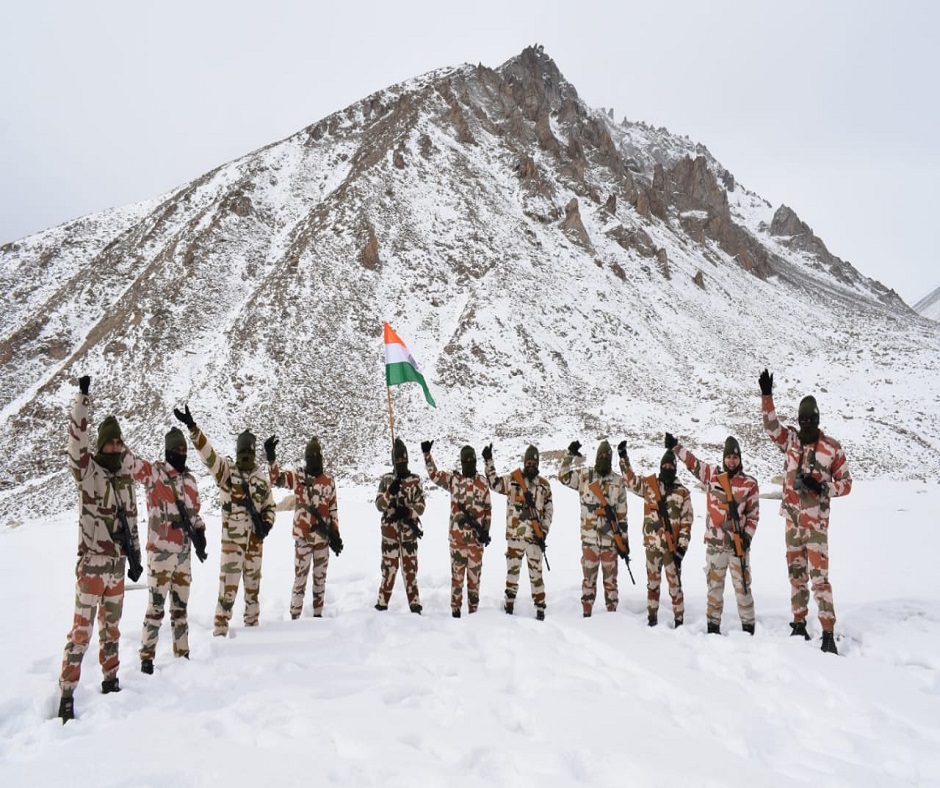Bharat Mata Ki Jai': ITBP jawans celebrate Republic Day at high-altitude  border outpost in Ladakh | Watch