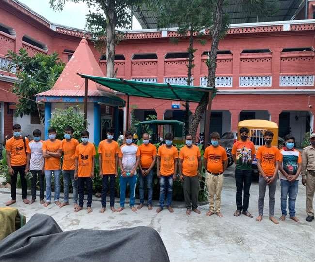 Kanwar Yatra 2021: 240 Kanwariyas ferried out from Uttarakhand border ...