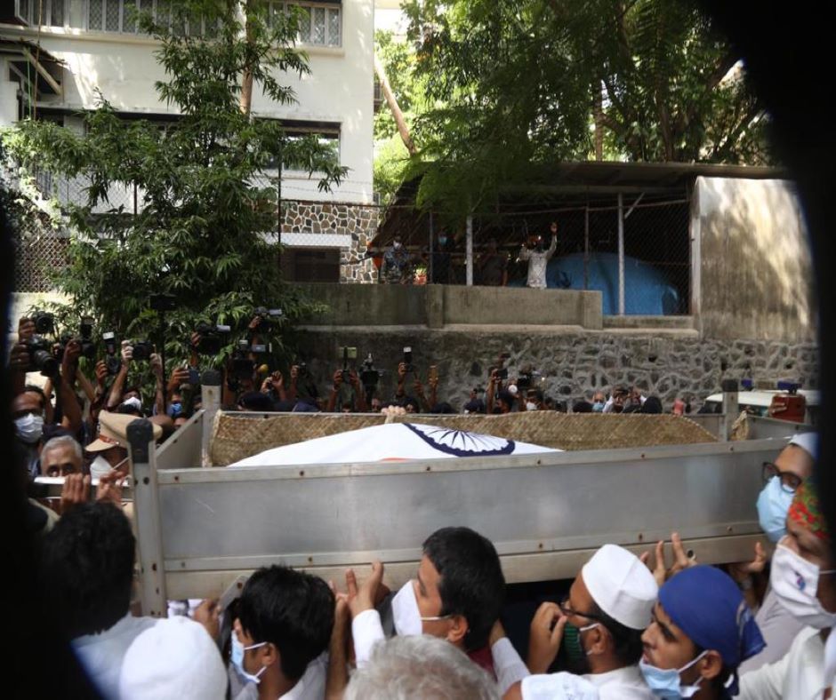 Dilip Kumar Funeral: Legendary actor laid to rest at Juhu Qabrastan with  full state honours | See pics