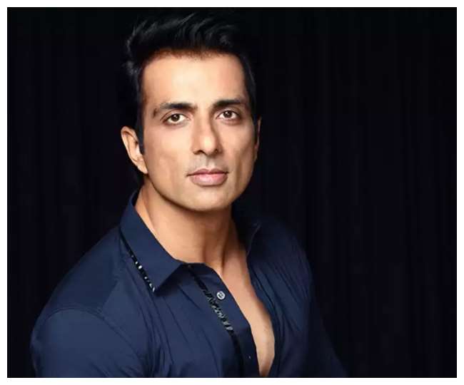 Sonu Sood airlifts 177 Odia girls from Kerala | People News | Zee News