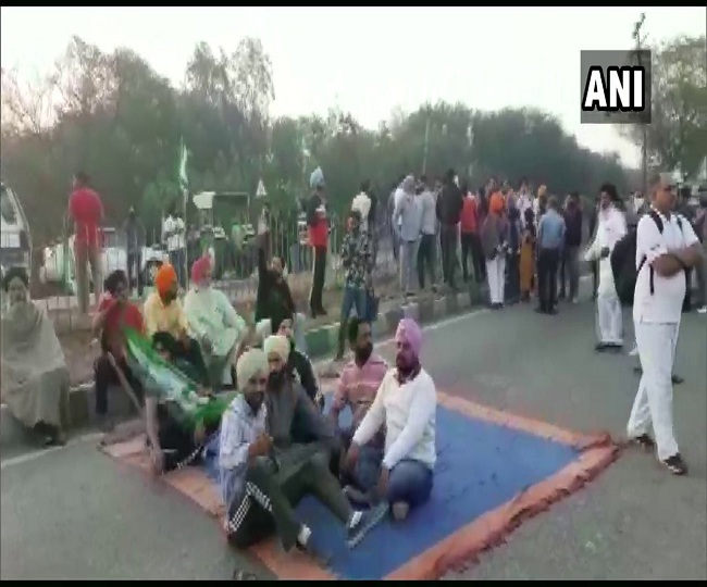 Bharat Bandh Minimal Impact In Delhi Metro Road Transport Unaffected Protesters Block 0583