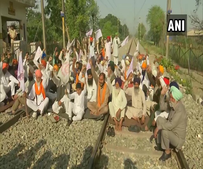 Bharat Bandh Minimal Impact In Delhi Metro Road Transport Unaffected Protesters Block 1470