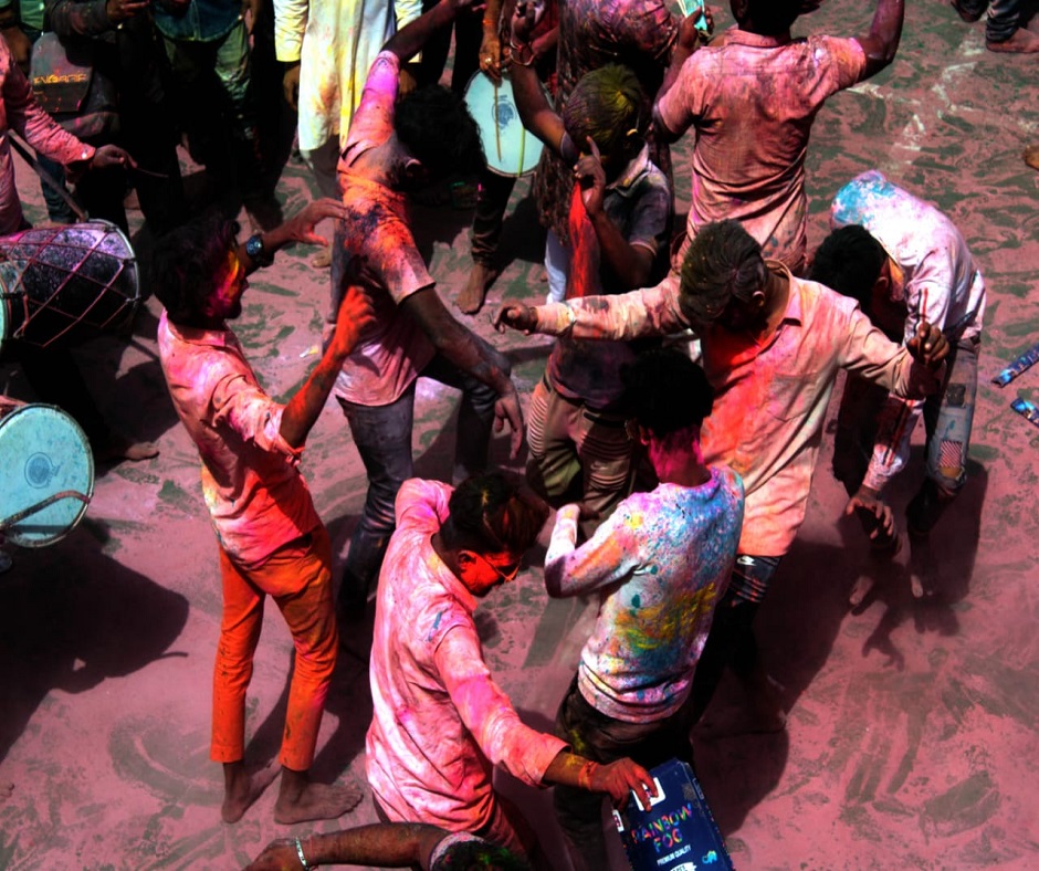 Holi 2021 4 Unique Ways To Celebrate Festival Of Colours Amid Covid 19 Pandemic