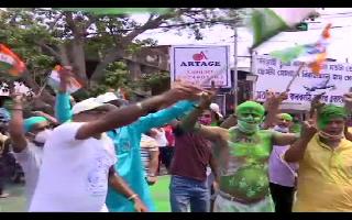 Assembly Election Results 2021 | WATCH: TMC, DMK workers flout EC order on..