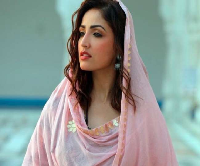 Yami Gautam has 'zero stress in red dress' as she sets internet ablaze ...