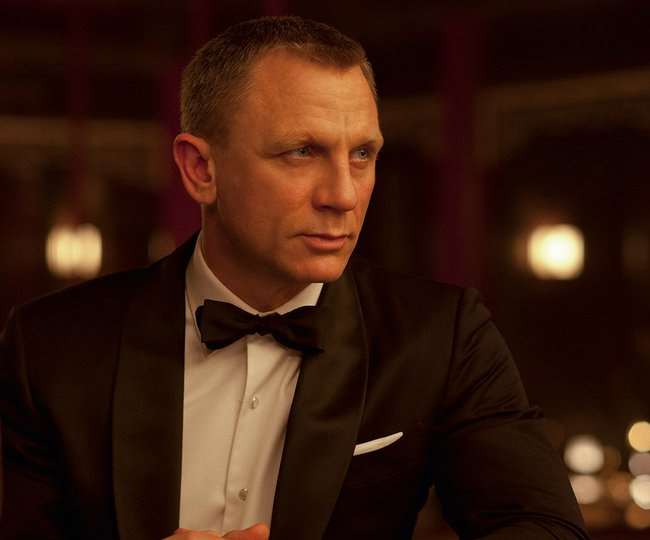 Daniel Craig tests positive for COVID-19