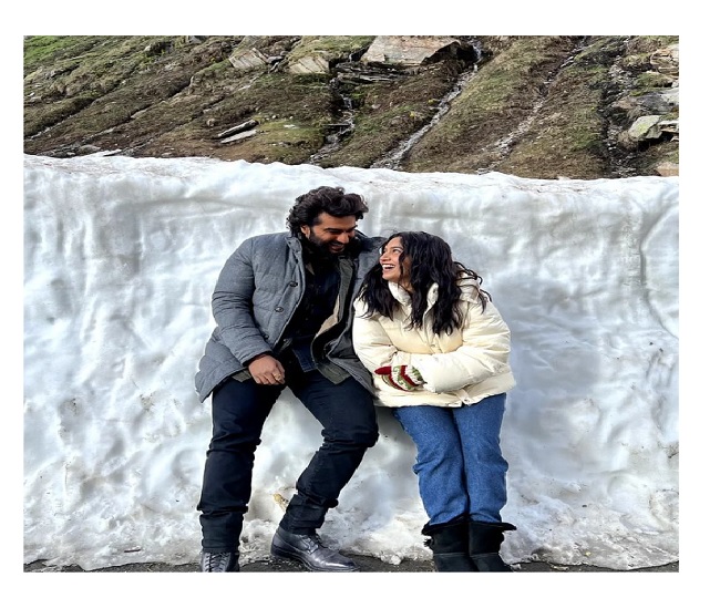 Bhumi Pednekar and Arjun Kapoor pose together in snow as they begin shooting for The Lady Killer | See pics here 