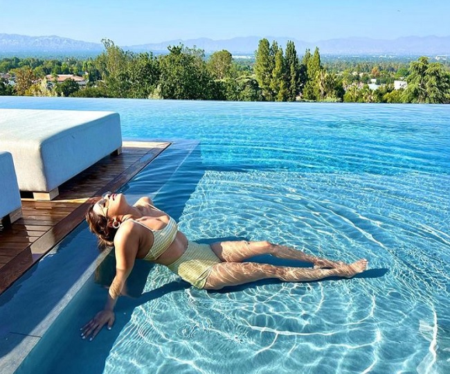 Priyanka Chopra's 'Instagram vs Reality' post sums up struggles of taking photos inside swimming pool | See here