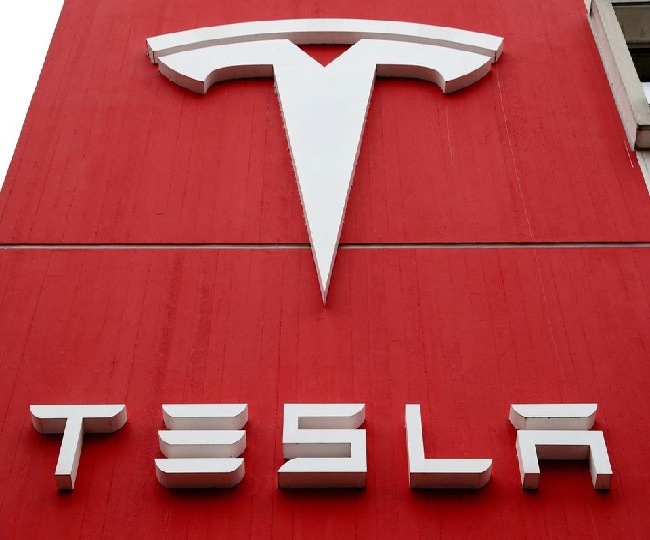 Tesla loses USD 126 billion in value amid Elon Musk's Twitter deal