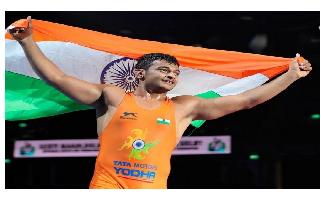 Asian Wrestling C'ships 2022: Deepak Punia wins silver, Viky bags bronze;..