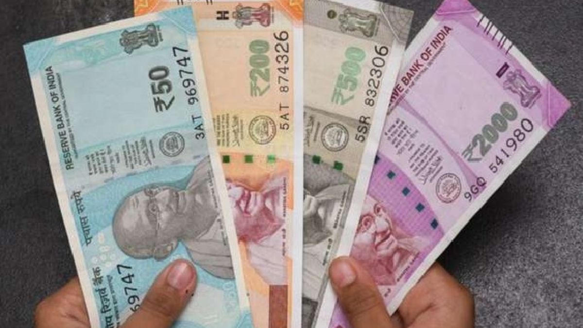 Attention Govt Employees! Centre Has No Proposal For Setting Up 8th Pay Commission | Details Here