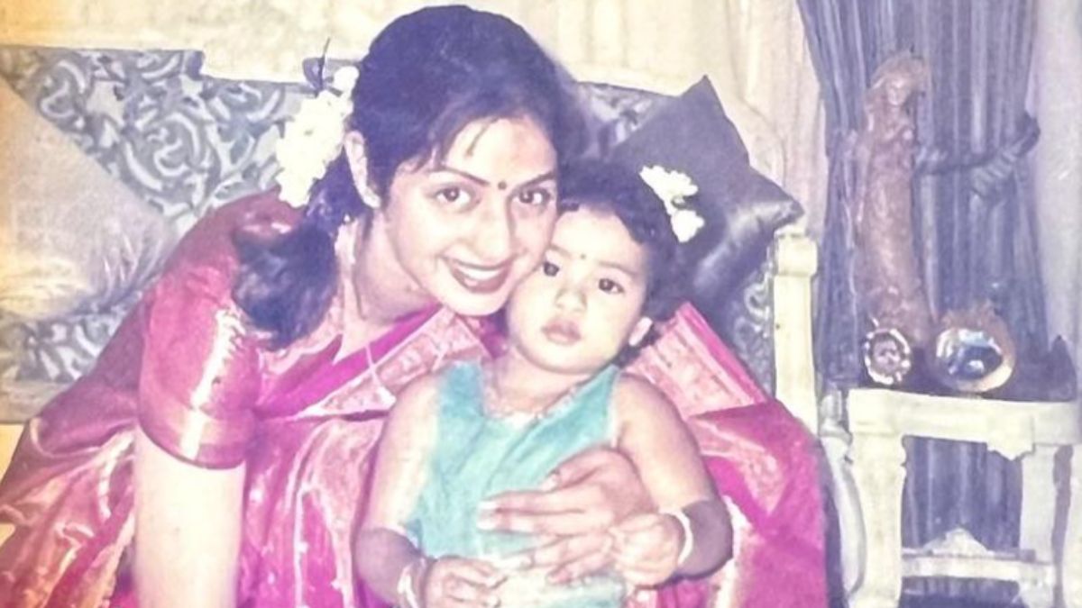 Sridevi Birth Anniversary: Janhvi, Khushi Kapoor Share Unseen Pictures With Late Mother | See Here