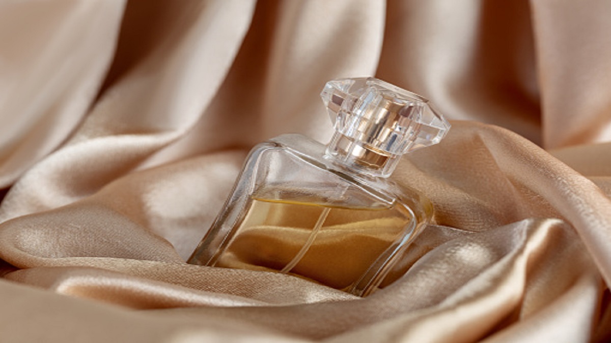 5 Best Luxury Perfumes For Women (November 2022): Create Your Signature Scent
