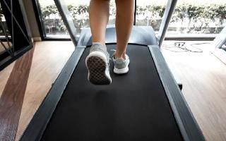 Manual Treadmill For Home Workout (2022): Convenient & Affordable Choices From PowerMax, Lifeline, And More