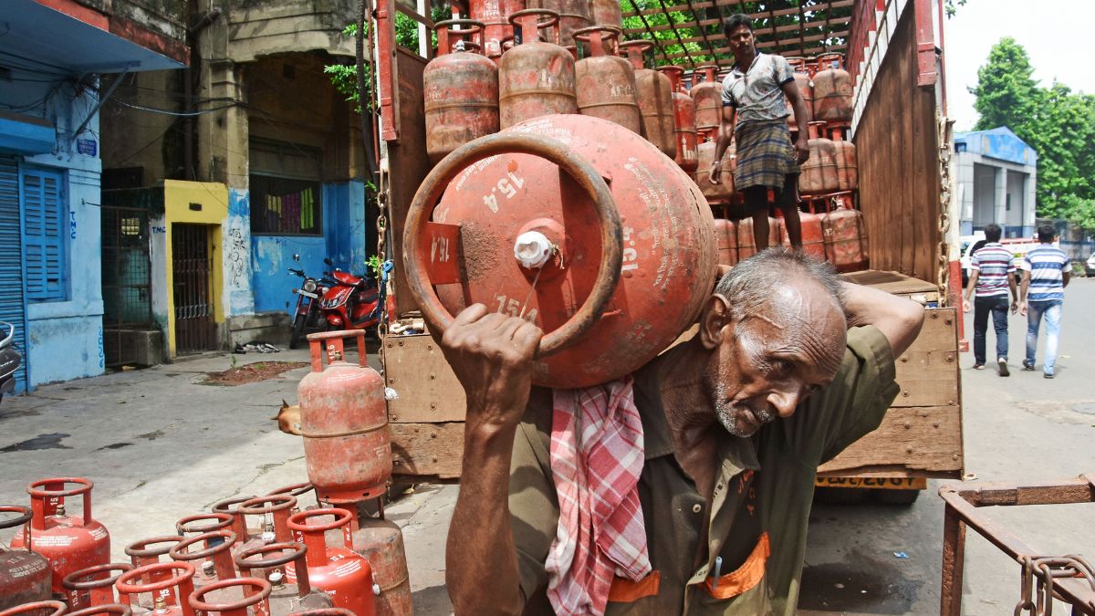 LPG Price Cut: Commercial Gas Cylinder Gets Cheaper | Check New Rates Here