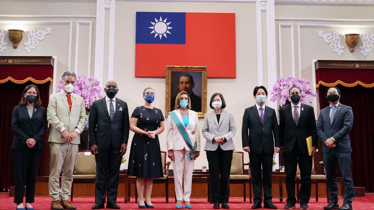 China Fumes Over Pelosi's Visit To Taipei; Sends 27 Jets To Taiwan's Air Defense Zone | 10 Points