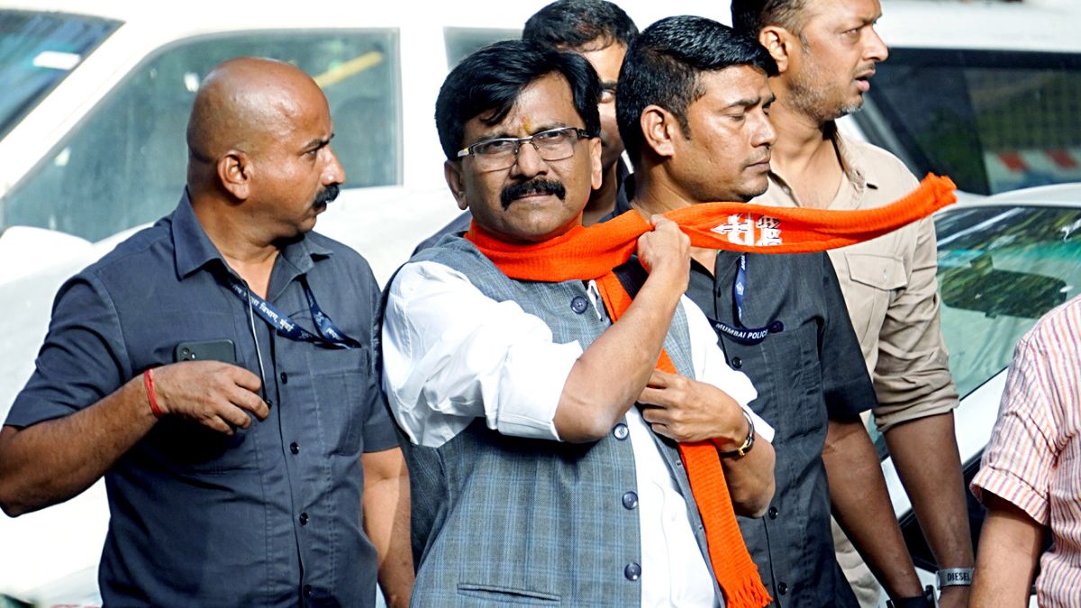 Patra Chawl Case: Trouble Mounts For Sanjay Raut As Police Register FIR Against Him For Threatening Witness 
