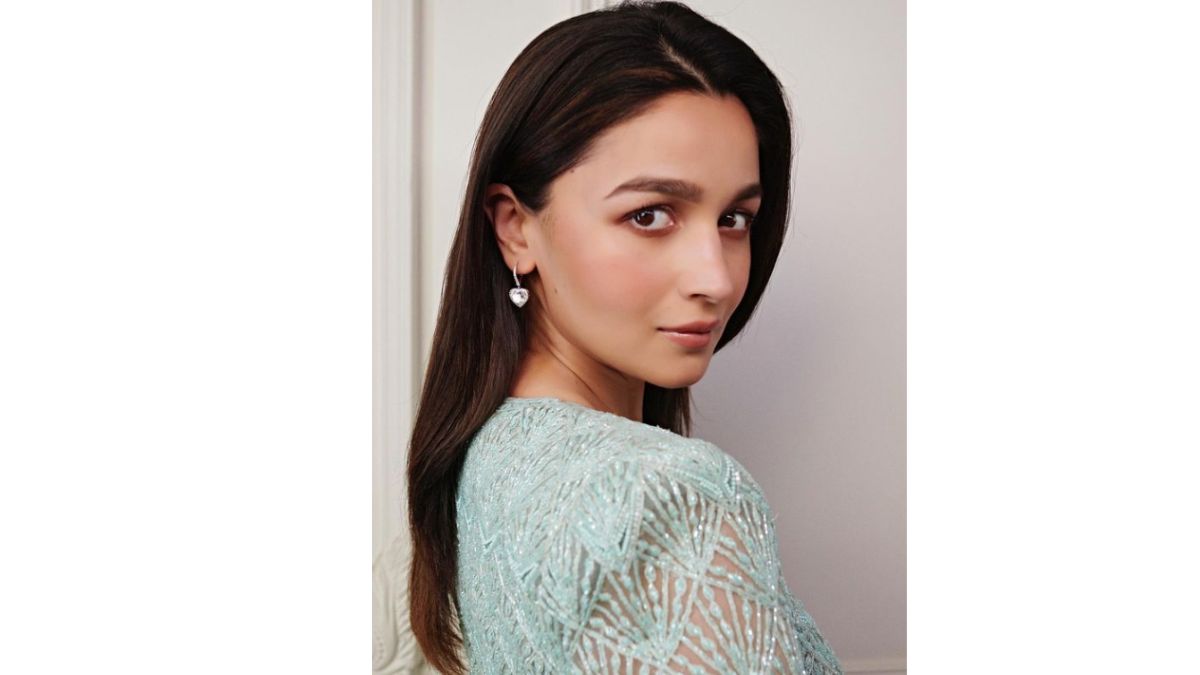 Alia Bhatt Looks Divine In Traditional Aqua Blue Embroidered Sharara ...